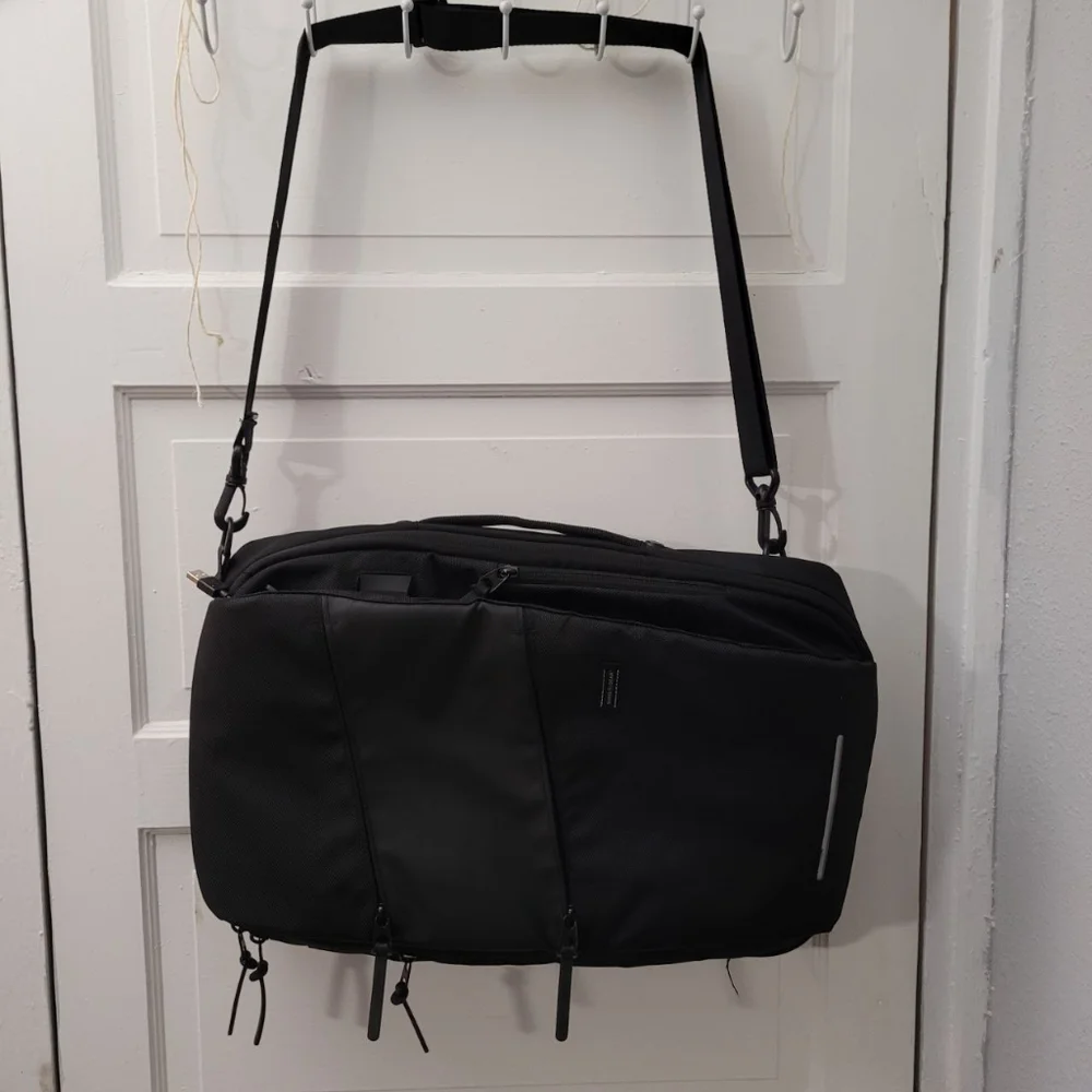 SWISSGEAR Hybrid 19” Backpack/Messenger - Black - Picture 3 of 15